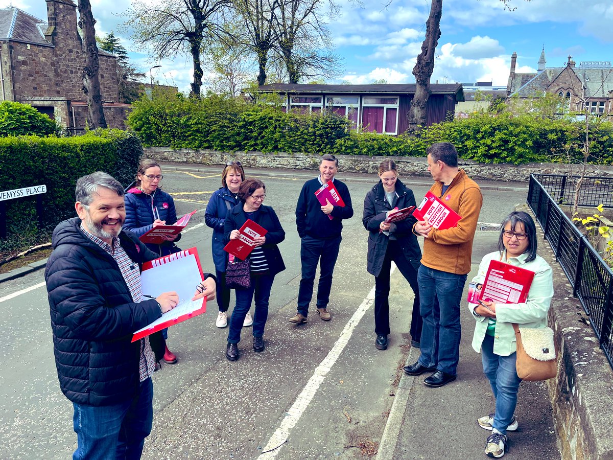 Glorious @HaddingtonFM today with great chats on the doors in and around #Haddington with @D_G_Alexander @Shaminakhtar and @FionaDugdale1 people wanting a #change of two governments.