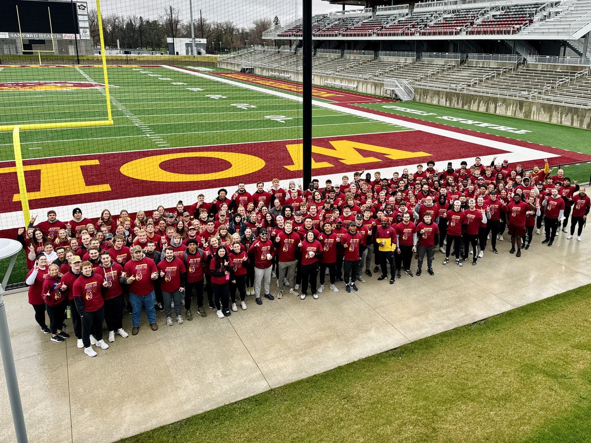 WolvesAthletics's tweet image. It’s our annual Day of Champions today in the Aberdeen community and surrounding areas!! 

Be on the lookout for Wolves student-athletes throughout the morning!!

#WolvesAtWork
#GoWolves🐺 | #maroonNgold🐾