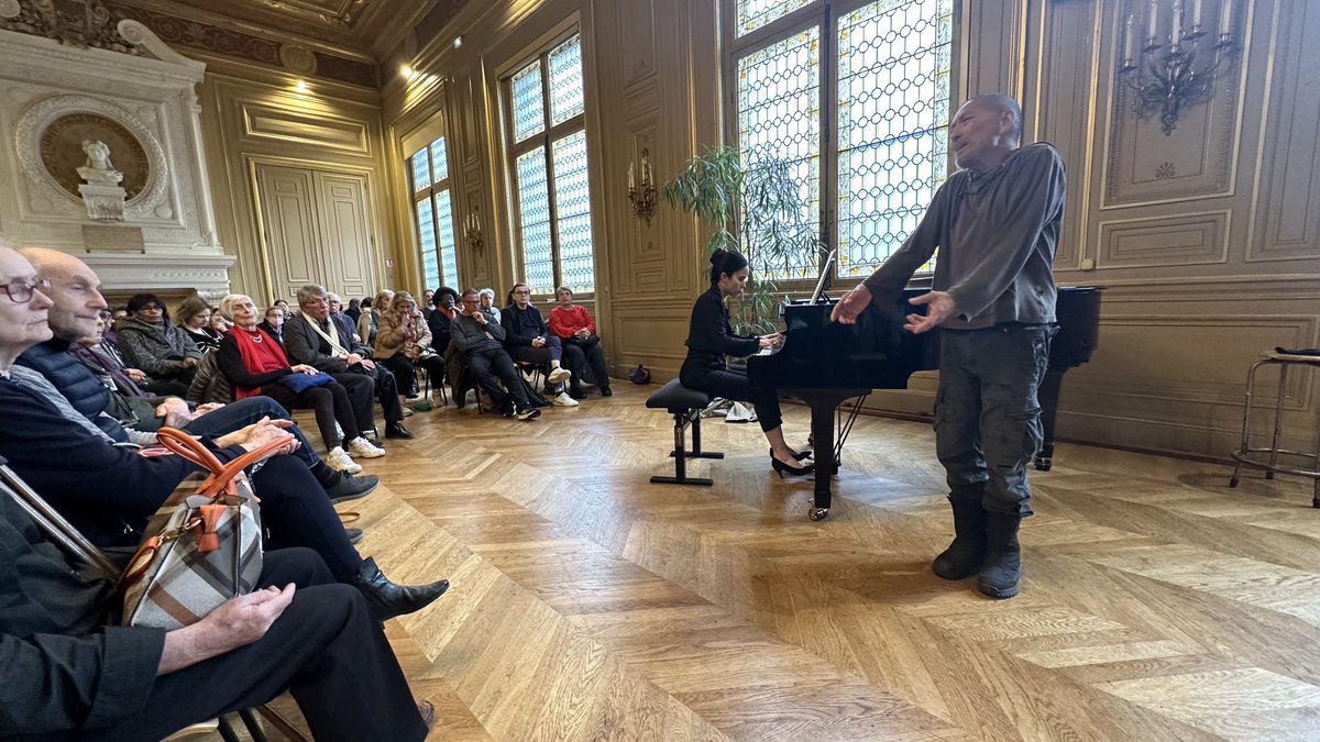 ClaudeRibbe's tweet photo. Heureux et honoré d’avoir pu présenter ce #27avril # à la mairie de #Paris6 au nom de @jp_lecoq et @opasselecq le fabuleux #Winterreise (voyage d’hiver) de #Schubert dans l’incroyable interprétation de #TomYang et #EmmanuelleMaggesi @mairie6paris https://t.co/YUwHZbrLyp
