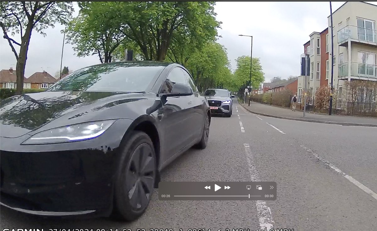 Northfieldcycl1's tweet photo. Thought @Tesla had the most advanced collision avoidance system fitted, with billions of dollars invested in it??? Missed me by inches, on a quiet dual carriageway this morning #reported #lickey #birmingham I'm assuming Tesla drivers used to drive Audi's or BMW's? https://t.co/KkUyajiiPC