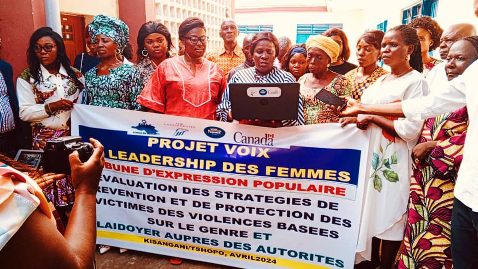 CimCongo's tweet photo. Flash VLF Tshopo.
L'Ongd Congo en Images a organisé une tribune d'expression populaire ayant connu la participation des FARDC, la PNC, les instances judiciaires, celles de la protection de l'enfant ainsi que les OSC/ODDF. https://t.co/BrTb6foZ2x