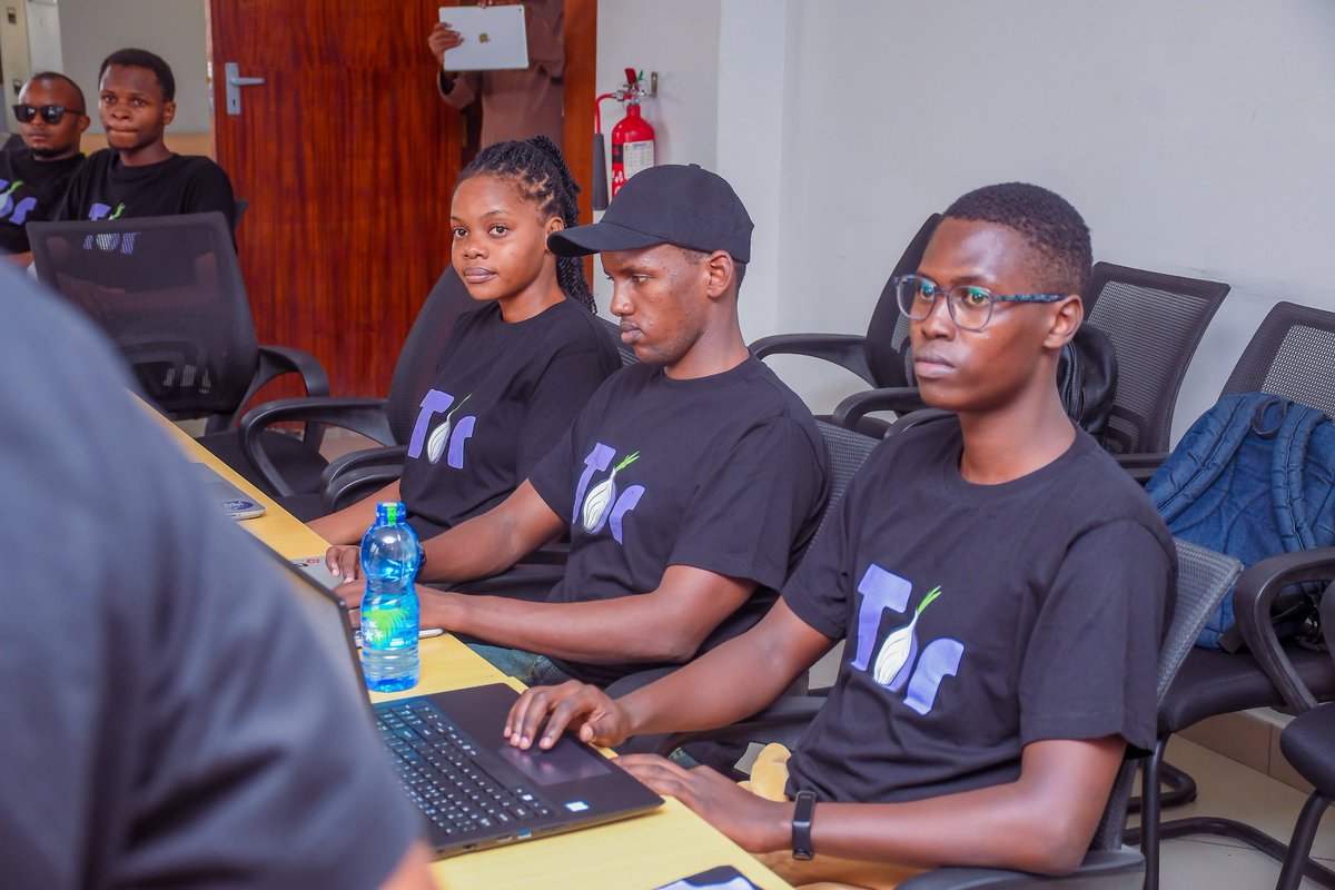 OluochRecky's tweet image. Talking about @torproject , dived into the Origin of Tor and the key differences between Tor and VPN, @AmericanspacesK  in Mombasa Kenya #thetorproject