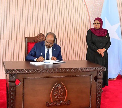 sntvnews1's tweet photo. Today, in Dar es Salaam, President @HassanSMohamud and President @SuluhuSamia held key talks on boosting #Somalia-#Tanzania relations, cooperation, and regional matters. https://t.co/zjlz1PAyCm