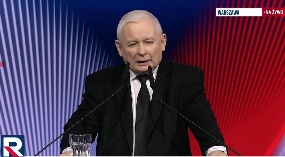 🗨️Prezes @pisorgpl J. #Kaczyński: Jesteśmy Polakami i mamy polskie obowiązki. Nasza biało-czerwona drużyna przystępuje do wielkiego przedsięwzięcia z wielką determinacją, że musimy bronić polskich interesów, polskiego bezpieczeństwa i polskiej racji stanu. #BiałoCzerwoni…