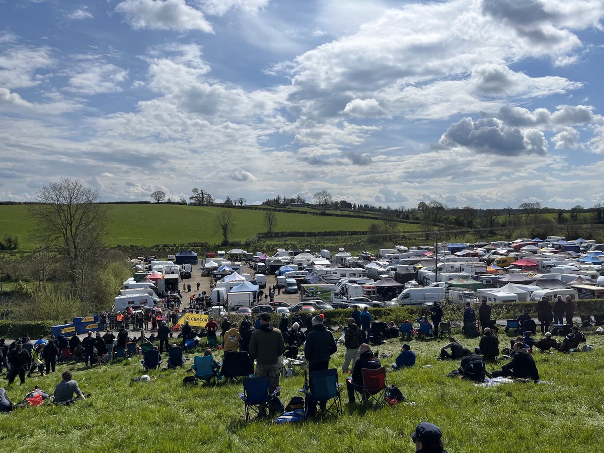 bomber750's tweet photo. Great to have sunshine and full paddock @cookstown 100 today https://t.co/fYEWXiKQMx