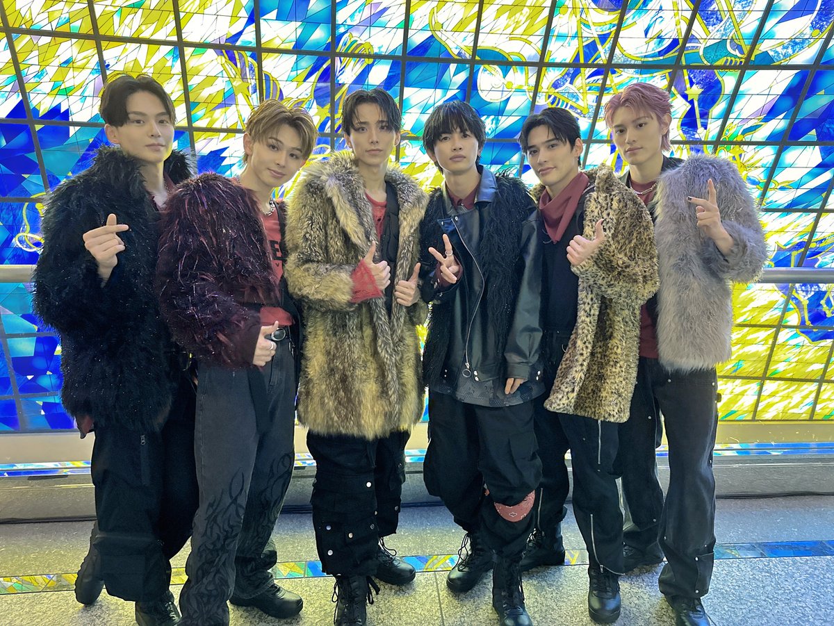 onenonly_tokyo's tweet photo. ＼ありがとうございました！／

『ONE N’ SWAG ～All out〜』にお越しいただいた皆さま、生中継をご覧いただいた皆さまありがとうございました💨

全国を巡り繋いだ想いをAll outできた最高のステージになりました🔥

47都道府県で出会えたSWAGの皆さまに感謝の気持ちでいっぱいです🤝

ONE N' ONLYはこれからも唯一無二のグループとして駆け抜けていきます❗️
SWAGの皆さまとチームワンエンとして、まだ見たことのない景色を一緒に見れるように全力で頑張ります💪

#ワンエン47 #ワンエン47密着特番 #SWAG #ワンエン #ONENONLY #Allout #HookUp