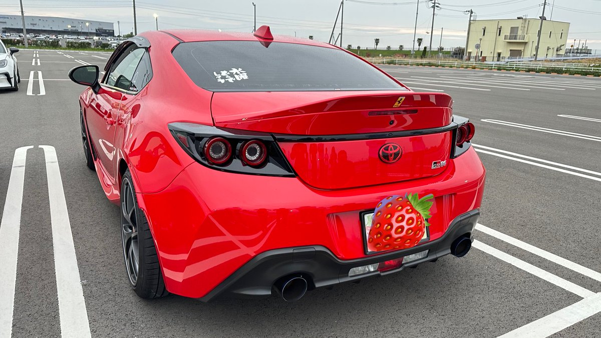 LukiA_LICE's tweet image. 1年と4ヶ月待った甲斐がありました🥹
最高にかっこいいリアビューになりました😍✨

ばーてんさん(@turborr3 )へたれさん(@hetare_1124 )ありがとうございました😭

#78works 
#RSシリーズ 
#丸テール 
#GR86 
 #いいからケツ見せろ