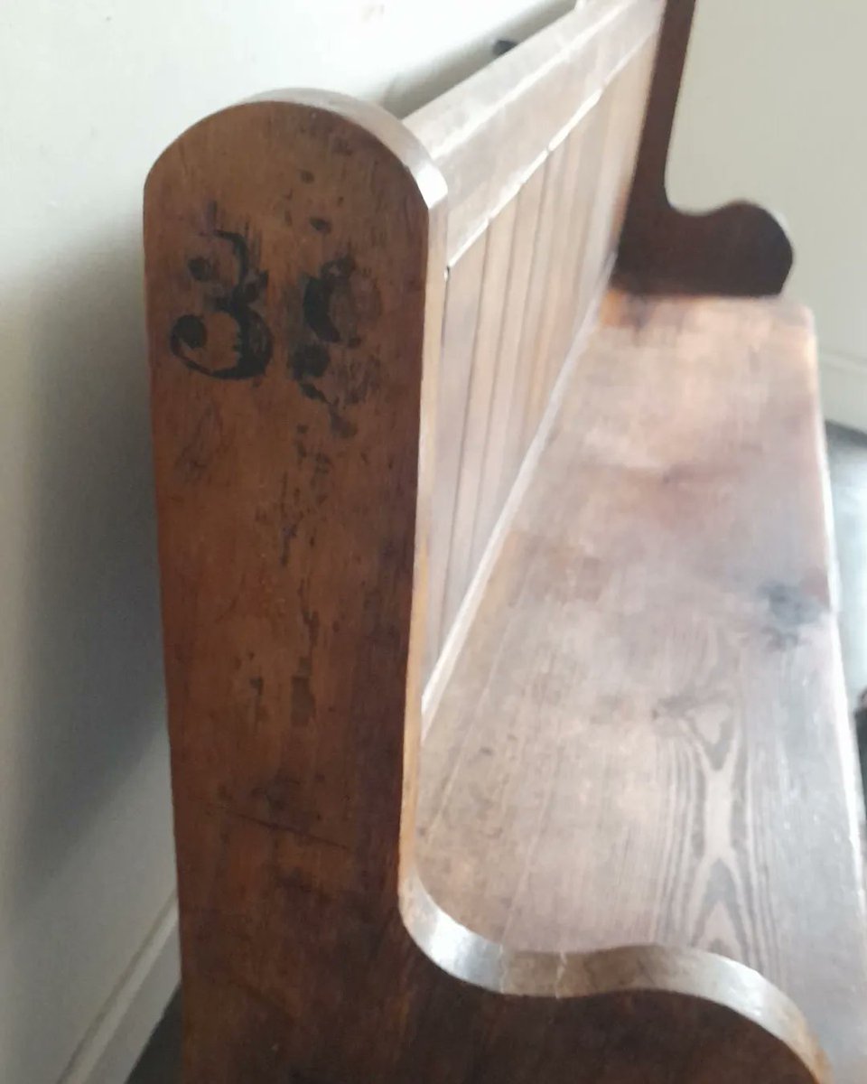 My gorgeous pew is looking for a new home.
Please message me if you'd like more info 🙂