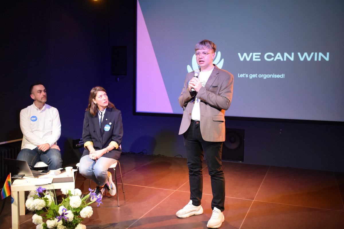 Queer forum SDP-a i <a href="/RainbowRose_PES/">Rainbow Rose</a>, europska LGBTIQ+ mreža u okviru grupacije <a href="/PES_PSE/">PES 🌹🇪🇺</a>, predstavili su danas u Zagrebu europsku socijaldemokratsku LGBTIQ+ kampanju za izbore za Europski parlament “Come Out and Vote!” #politikahr