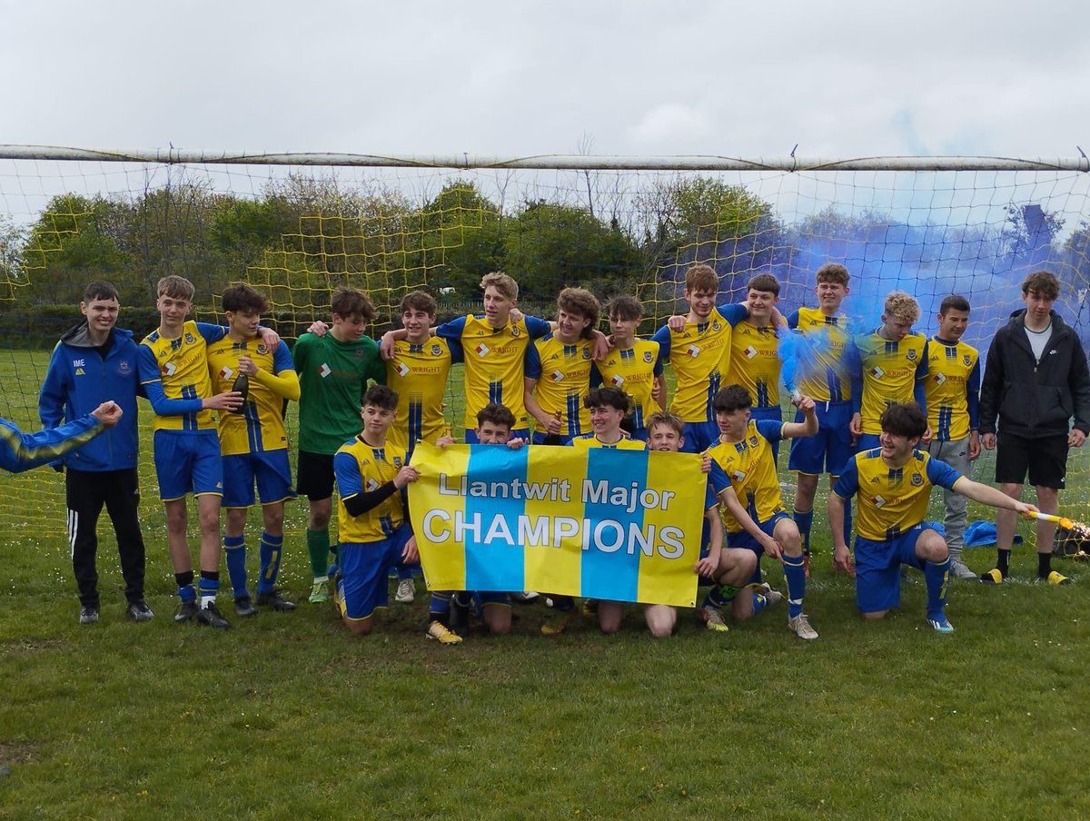 LlantwitTownFC's tweet photo. They did it, U16 Championship Winners! Well done boys! https://t.co/lNKvdcLz5U