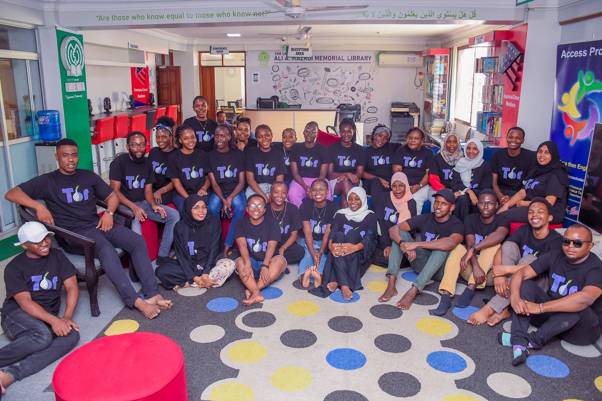 OluochRecky's tweet image. At the American Space Mombasa with @antony_wugoma @Florence_wakio_ @mwaki_link @LatifaNoor5 ,  and many others Learning about @torproject , it&apos;s applications, Benefits, and how to use it #thetorproject