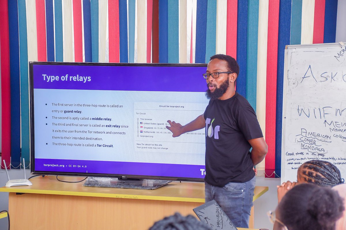 OluochRecky's tweet image. At the American Space Mombasa with @antony_wugoma @Florence_wakio_ @mwaki_link @LatifaNoor5 ,  and many others Learning about @torproject , it&apos;s applications, Benefits, and how to use it #thetorproject