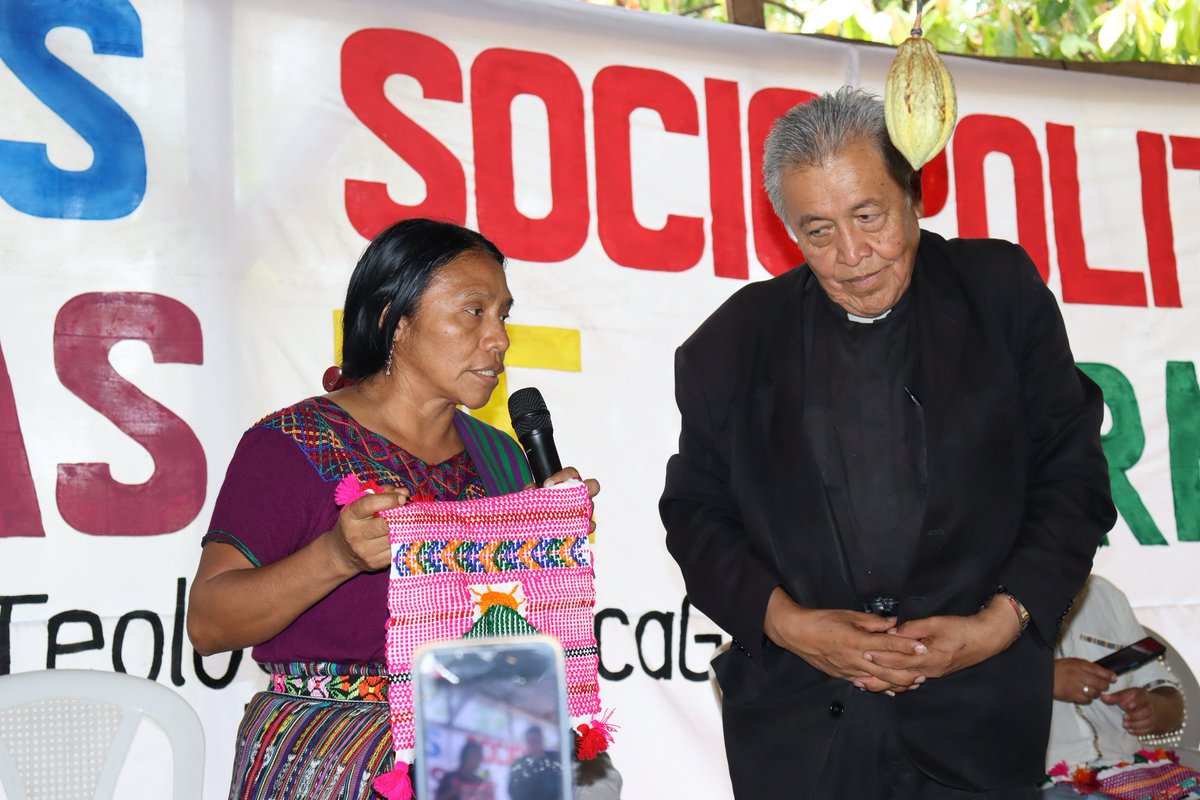 ✊🏾💜🫂 Fue muy grato compartir ideas y experiencias con Julián Cruzalta, sobre movimientos sociopolíticos y teología de liberación en Mazatenango.