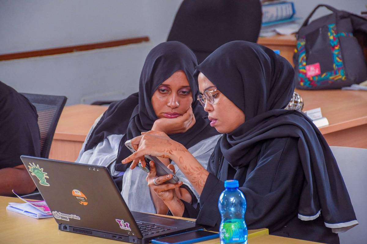 OluochRecky's tweet image. At the American Space Mombasa with @antony_wugoma @Florence_wakio_ @mwaki_link @LatifaNoor5 ,  and many others Learning about @torproject , it&apos;s applications, Benefits, and how to use it #thetorproject