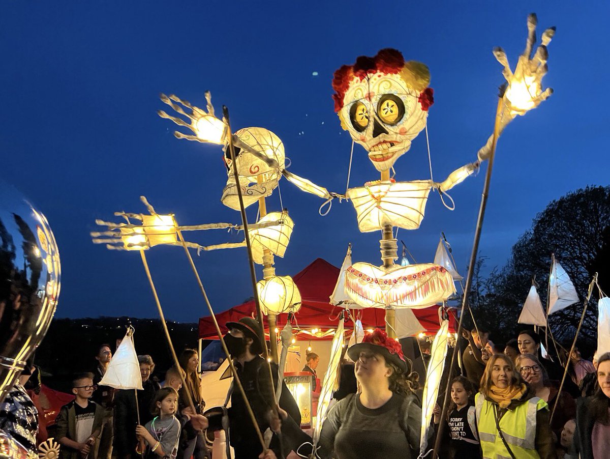 It’s all happening now in #Saltaire celebrating #WorldHeritageDay in this UNESCO World Heritage Village. Music in the park, tours & refreshments in the church on Victoria Rd & the famous lantern parade. #RainOrShine