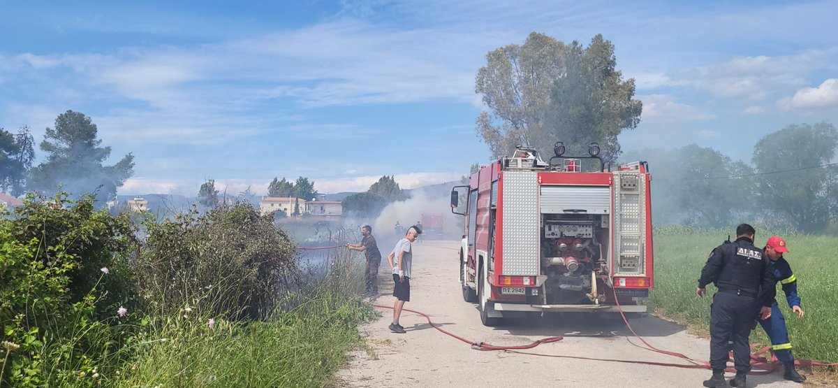 Σβήστηκαν πριν πάρουν ανεξέλεγκτες διαστάσεις πυρκαγιές, στην περιοχή του Αγίου Κωνσταντίνου και στις Αφίδνες. Δυνάμεις της Π.Υ., των Εθελοντικών ομάδων και της Πολιτικής Προστασίας του Δήμου Ωρωπού οριοθέτησαν τις φωτιές και έσβησαν όλες τις εστίες. #oropos #pyrosvestiki