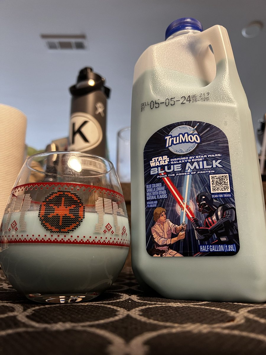 Thanks to @ThaliaValkanos for the Star Wars wine glasses so that I can enjoy Blue Milk like <a href="/MarkHamill/">Mark Hamill</a>! 
#StarWars #LukeSkywalker