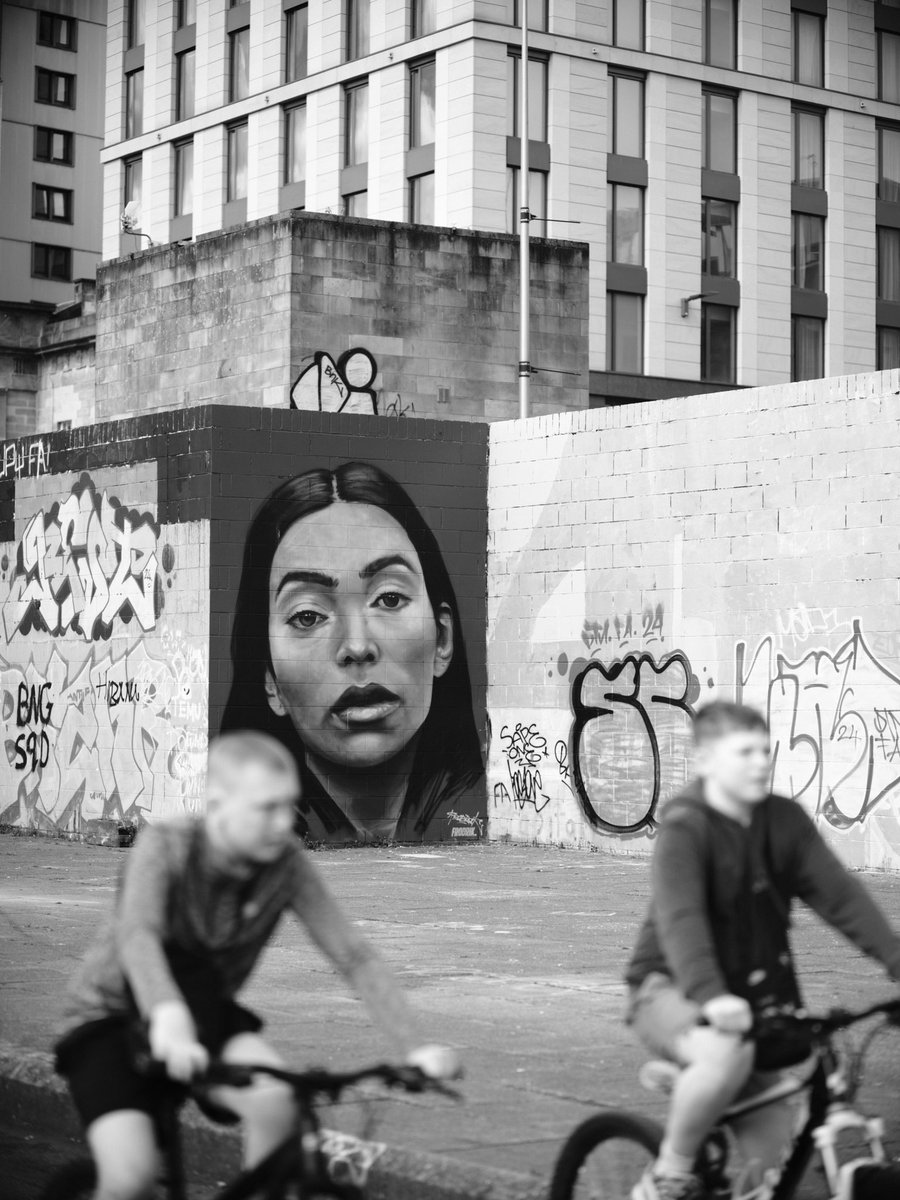 Glasgow is watching. #fujifilm #gfx100s #monochrome #streetphotography #nikkor105mm25 #peoplemakeglasgow #glasgowlife