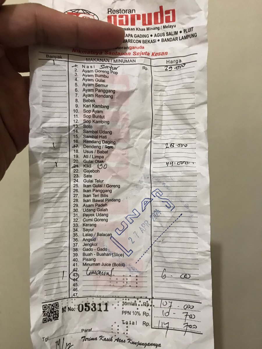 Yopras92's tweet photo. Bjir lah. Kirain naspad lauk kikil ama dendeng paling sekitar 70-80rb paling mahal. Ternyata sampe 117rb🥲 
Iseng mau bandingin enak mana antara pagi sore sama sederhana. Ternyata jauh lebih enak pagi sore no debat https://t.co/DubBIlFJcX
