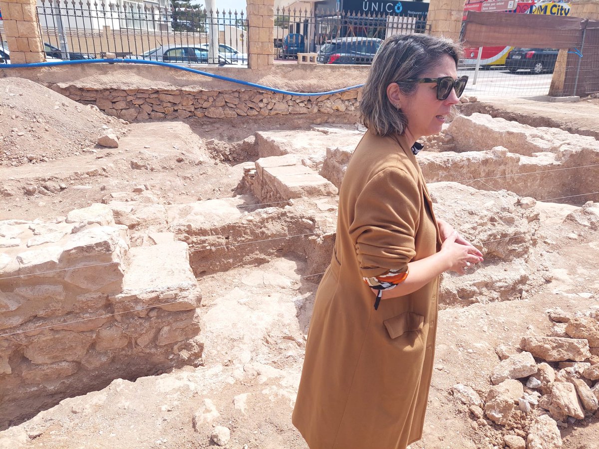 CEFIREambitHiS's tweet photo. 🚩 Comencem Itineraris: Els treballs i els dies de les dones... Visitem vila romana de l'Albir #LAlfàsdelPi en viu i amb realitat virtual. #HumanisticiSocial  @GVA_Cefire https://t.co/Ob9F54EQAe