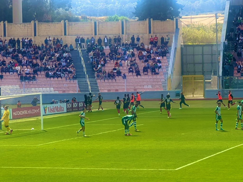 🇲🇹 The crowd are already singing “We are the champions!” & the name of club president Joseph Portelli to the tune of “I love you baby” after Ħamrun Spartans storm into a 4-0 lead by the break! Floriana need an absolute miracle if they are to take the title race to the final day!