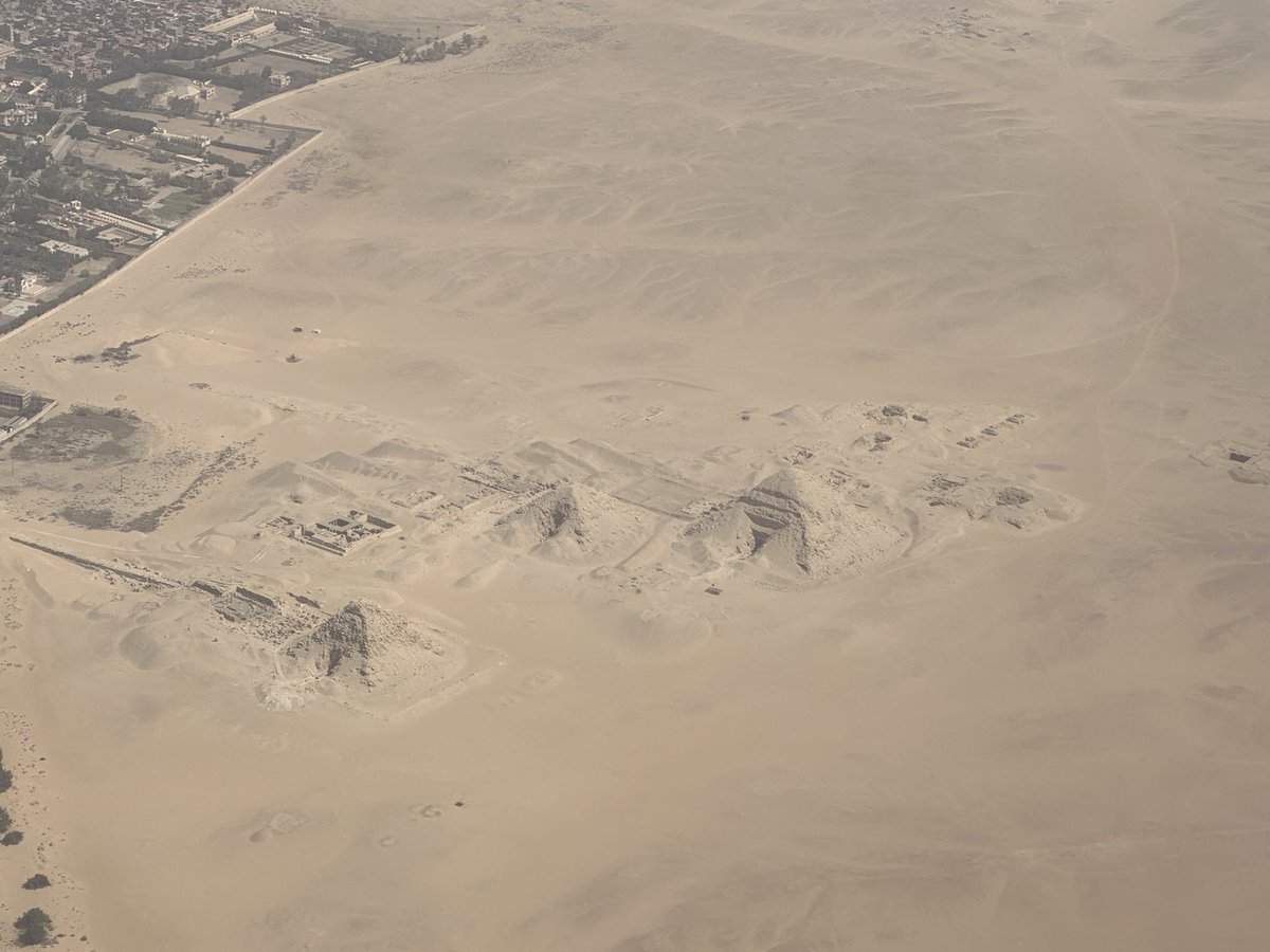 TodaysFlight's tweet image. Frankfurt to the pyramids doesn’t feel much different from a domestic flight, except that the food is warm and comes with a menu. Same seat, no power outlets and #FlyNet not working either. #FRA #CAI #LH582 #A321 #paxex