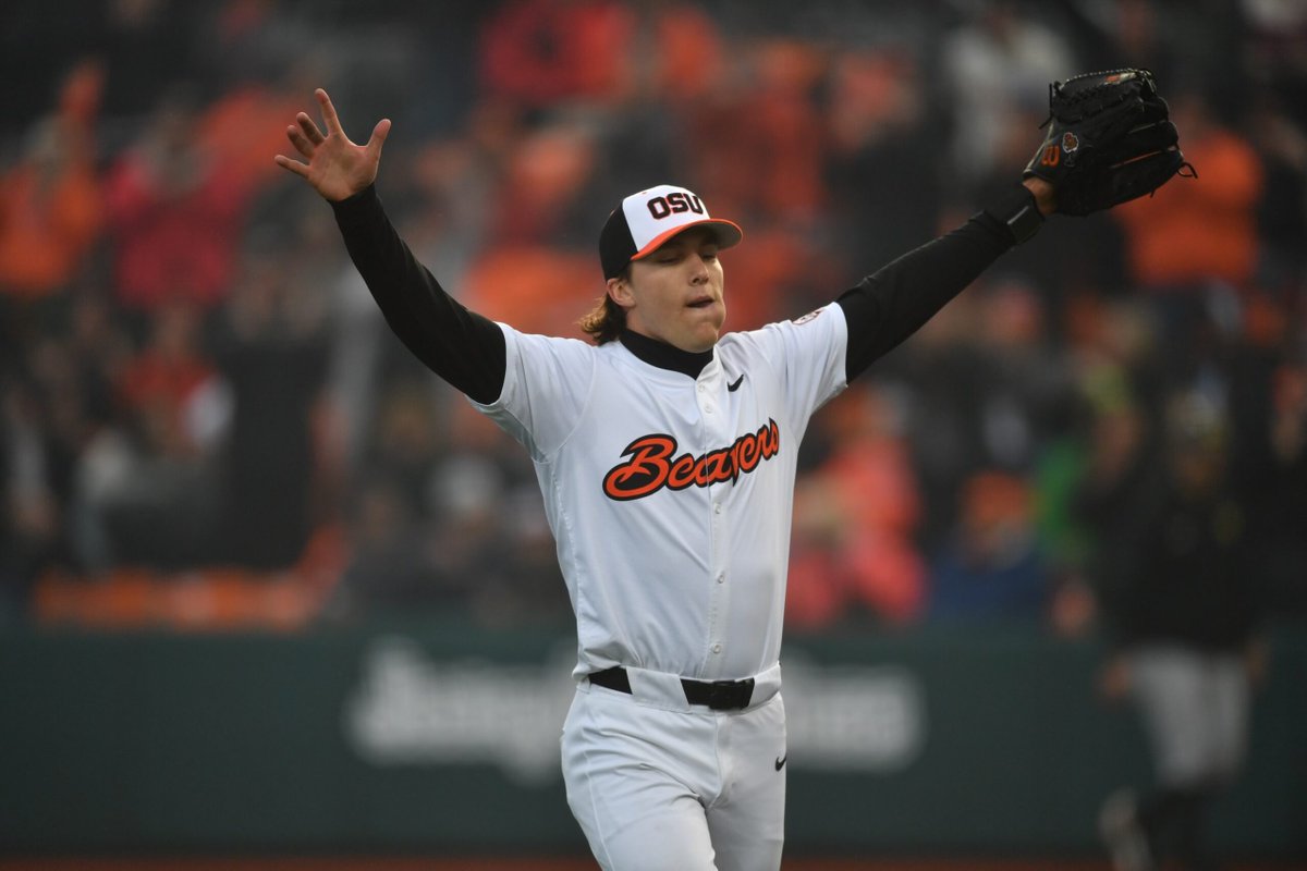 Oregon State righthander Aiden May more than rose to the occasion against archrival Oregon. May delivered the best game of his career. He threw eight scoreless innings and held the Ducks to one hit, leading @BeaverBaseball to a 2-0 victory baseballamerica.com/stories/oregon…