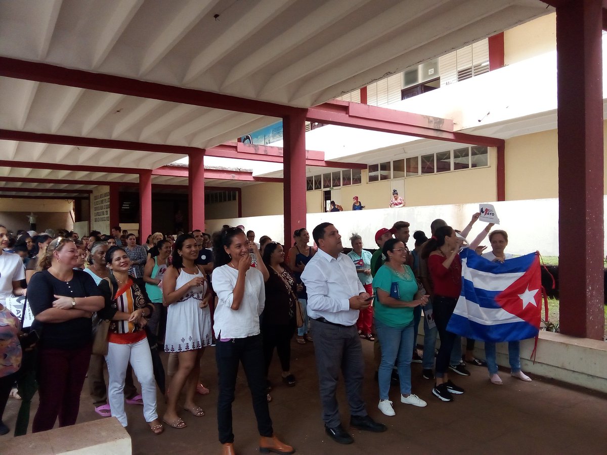 Nuestra Casa de Altos Estudios en plenaria por el 1ro de Mayo #PorCubaJuntosCreamos #SomosaUniversidadMoa <a href="/CubaMES/">MES</a> <a href="/WalterBG_MES/">Walter Baluja García</a> <a href="/yurisley_valdes/">Yurisley Valdes Mariño</a> <a href="/portalmoa/">Portal Ciudadano Moa</a>