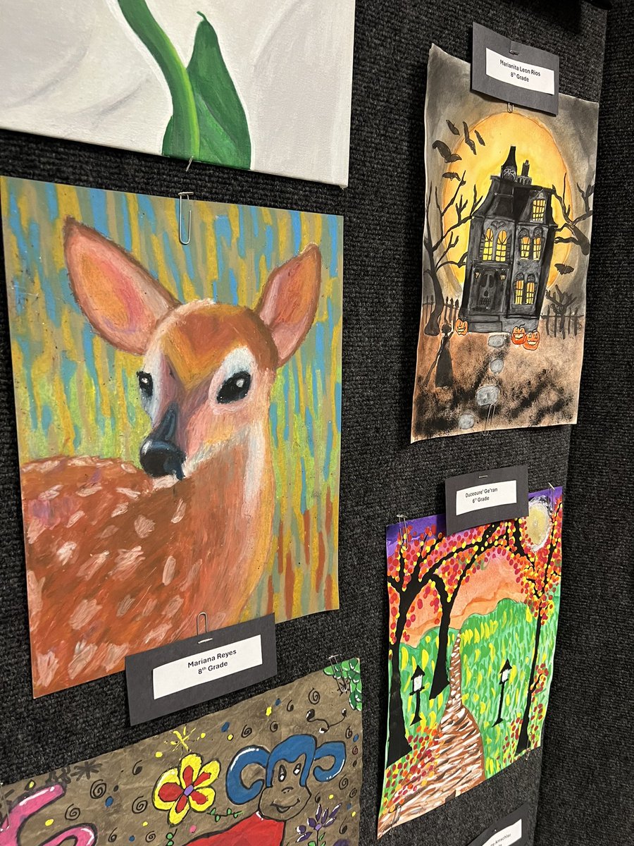 CobbVisualArts's tweet image. More amazing artwork exhibited at Osborne HS’s feeder supported Fine Arts Night! #cobbartworks #artsedga #doingdriveslearning