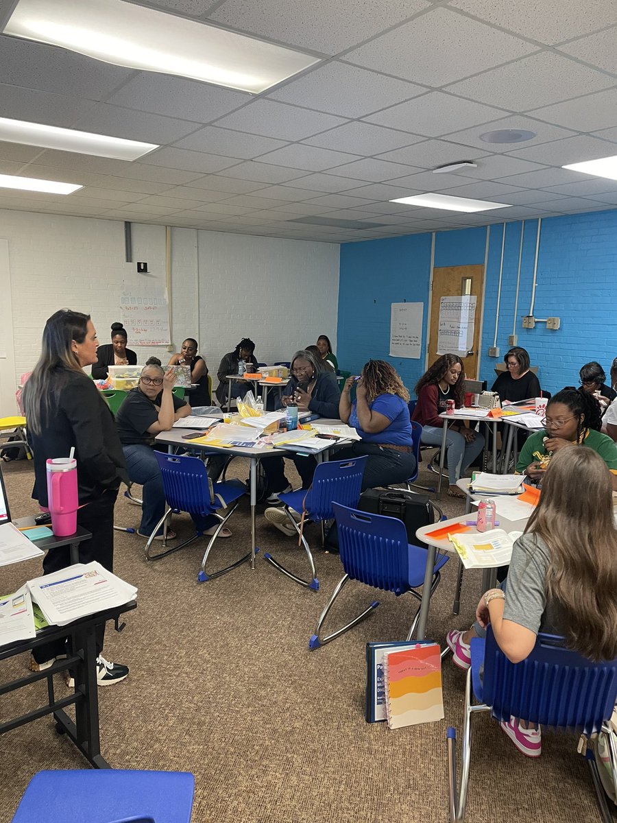 Mrs. Roddy tweet media