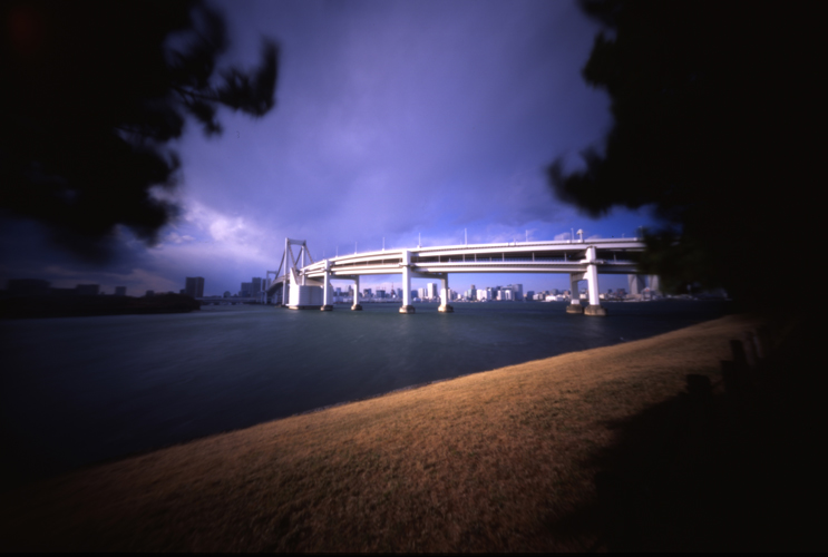 過去作品から毎日1枚、#針穴写真 をあげとるぞ。1086日目。
#お台場 
#pinhole 
#ピンホール写真 
#pinholephotography 
#lensless 
#onfilm 
#analogphotography 
#fujifilm 
#velvia50 
#filmisnotdead 
#velvia50をなくさないで 
#mediumformat 
#120film 
#6x9 
#filmisnotdead 
#1日1枚針穴写真