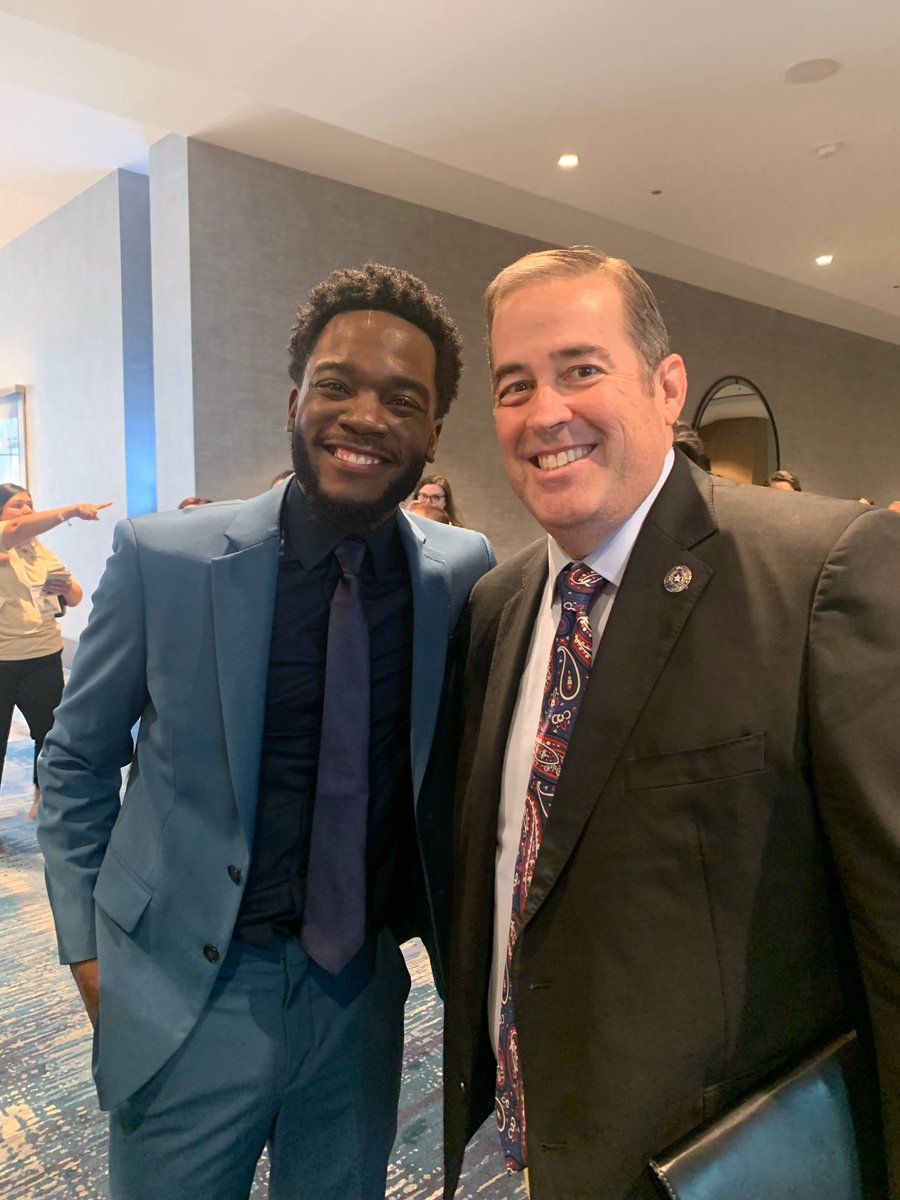 Enjoyed the keynote at the #TexasRisingStar Early Educator Conference last week in Arlington, Texas. Thank you @comediandjpryor for that dynamic talk! #TreviñoAcrossTx