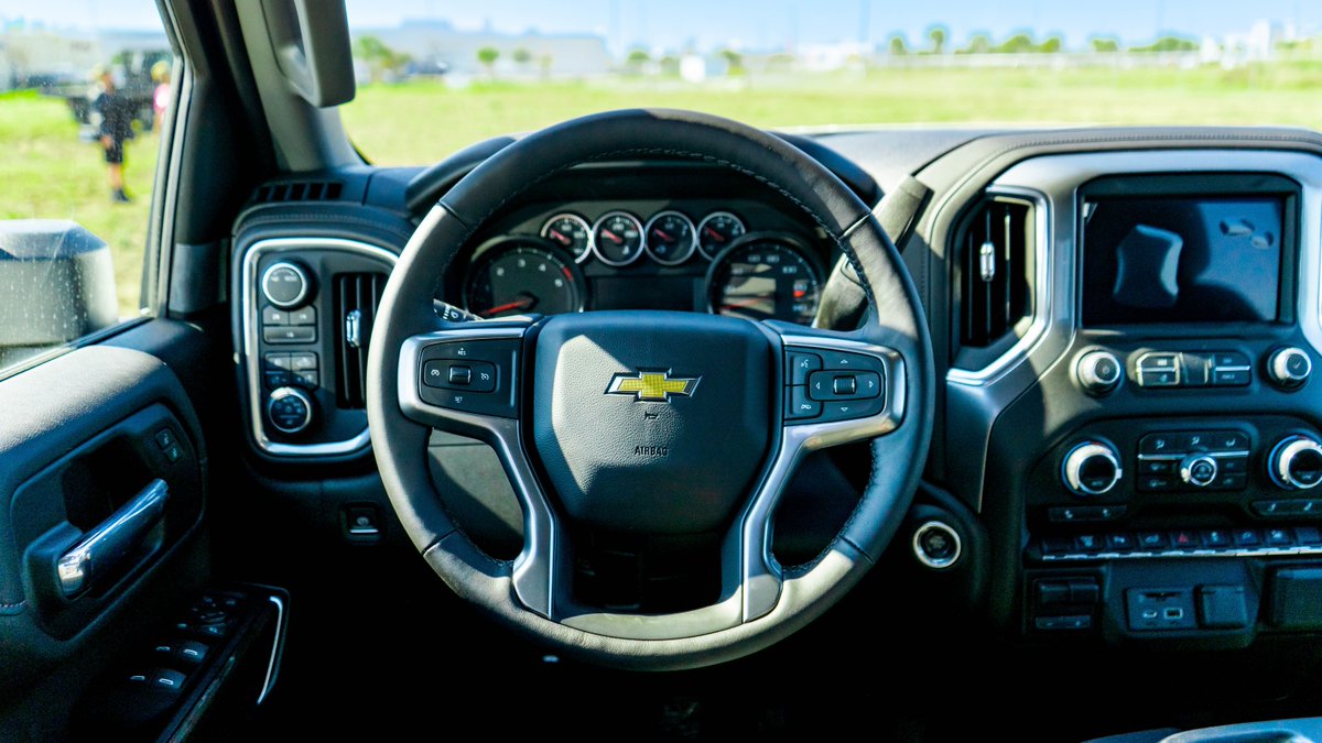 FiestaChevrolet's tweet photo. Master every job site with the robust Chevrolet 3500 HD. For unrivaled power and capability, #FiestaChevrolet makes it easy! 🛠️

Get started at 956-277-9315 or discover more at: https://t.co/LGRXs2UkpL #DaleGas

Vehicle Pictured: 2022 #Chevrolet3500 HD https://t.co/7SHo0gJN3a