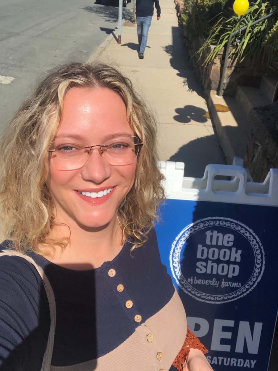 sarahlaceyvigue's tweet image. Starting the day off right! @northofbostonbooktrail @shopfarms #bookchallenge #booksbooksbooks #bookchallenges #bookworm #bibliophile #GetCaughtReading #meredibly #sarahvigue #indiebookshop