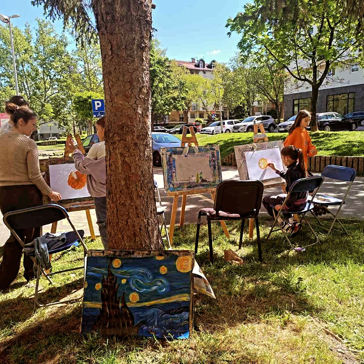 udas_udasrs's tweet photo. 🖼🎨Školica danas u nešto drugačijem ambijentu.
🍀Divan sunčan dan za crtanje i slikanje.
#crtanje #slikanje #inkluzija #skolica #udas #banjaluka https://t.co/ReesHNbN12
