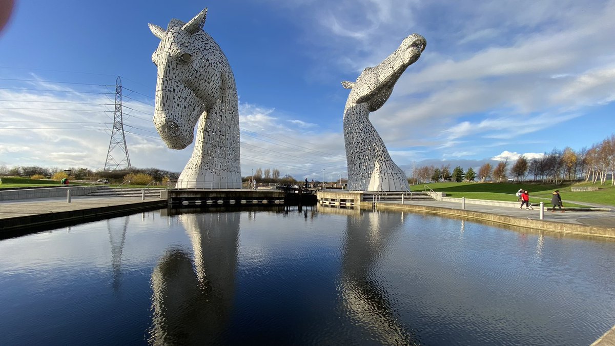 MarkSmales's tweet photo. Happy 10th Birthday to the beautiful Kelpies Duke &amp; Baron @HelixFalkirk @VisitScotland https://t.co/qw7TX4CjhP