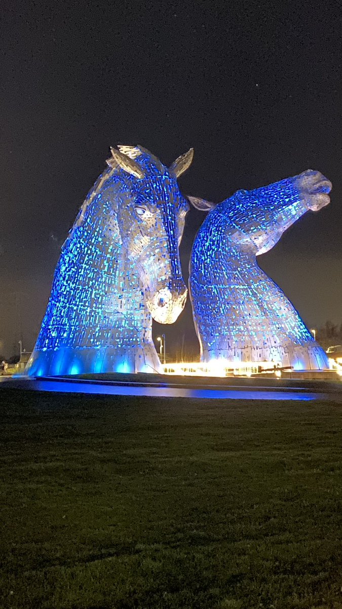 MarkSmales's tweet photo. Happy 10th Birthday to the beautiful Kelpies Duke &amp; Baron @HelixFalkirk @VisitScotland https://t.co/qw7TX4CjhP