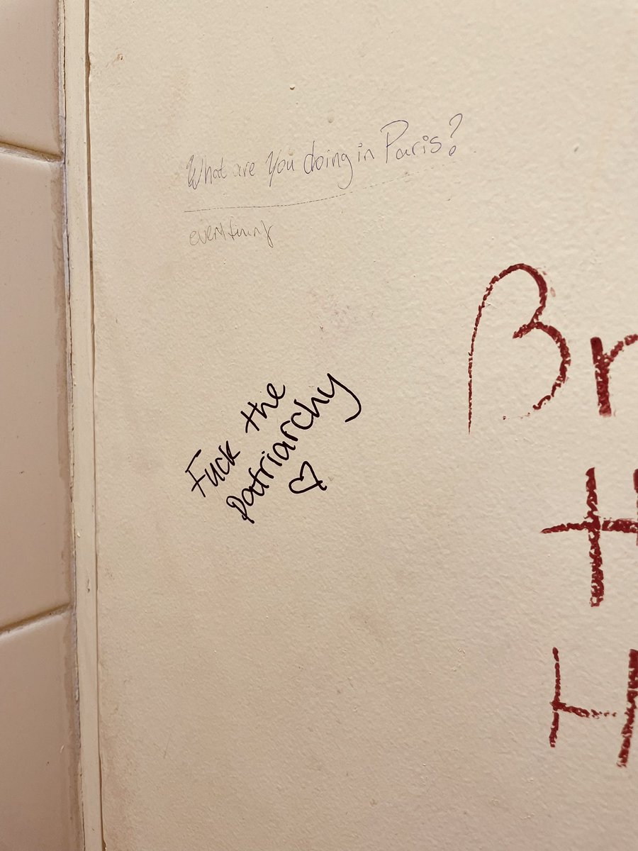 Paris toilet graffiti ❤️