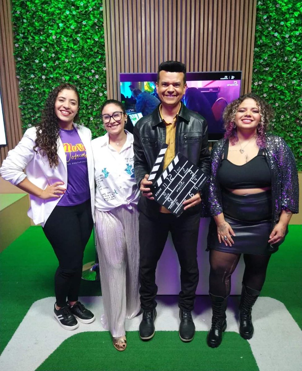 moisesrochaper1's tweet photo. Neste episódio eu Apresentador Moisés Rocha tive a honra de receber na mr.cast.oficial nossos convidadas especiais alexia_personal monnymariano 😉🎯
.
.
Episódio completo no canal do YouTube 
Vem com a gente meu Brasil, Vem ! 🇧🇷 https://t.co/nn5PuuPvmX