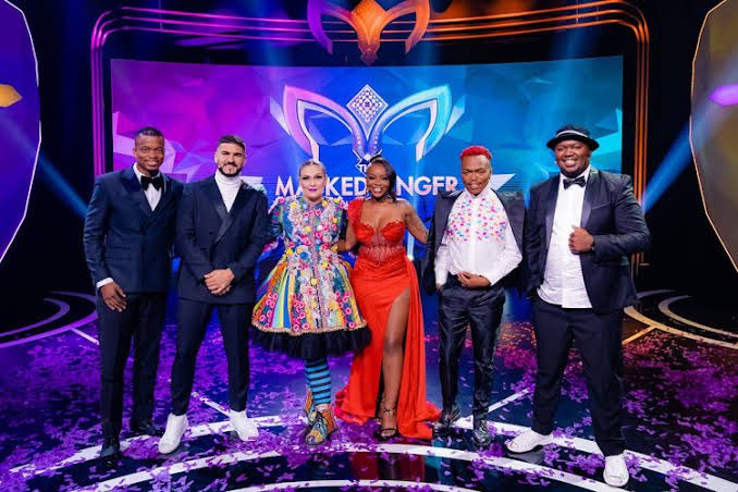Do not forget to tune in today at 18:30 on SABC3. I am really enjoying @MaskedSingerZA with my family.

#TheMaskedSingerSA