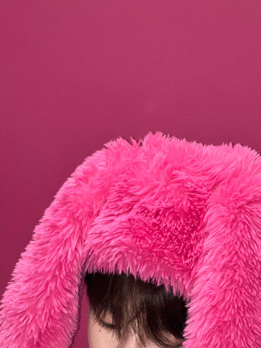zhang hao sent the full photo of him in the pink bunny hat 🥹🩷