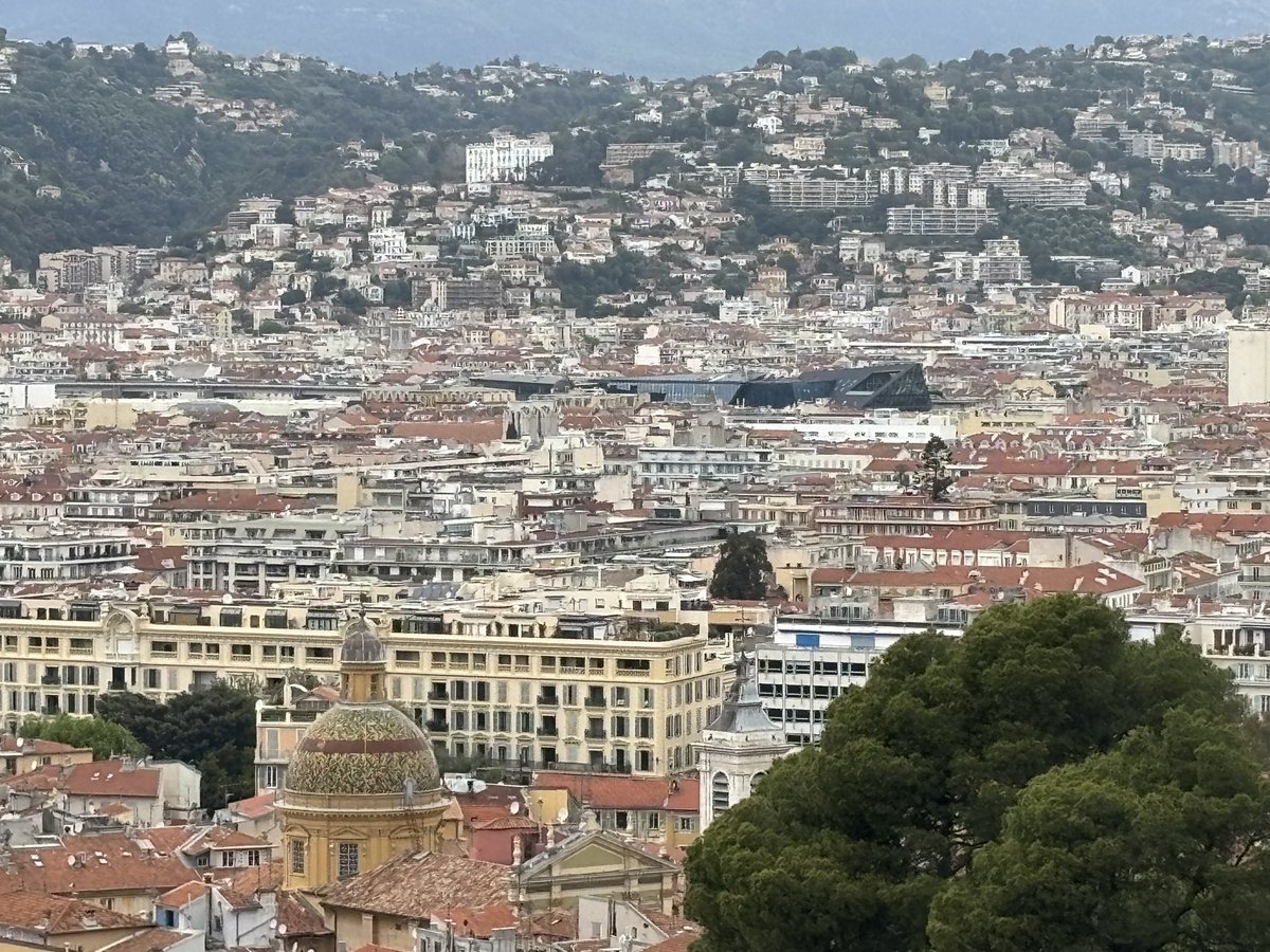 Un nouveau venu dans la skyline de #Nice06 : Iconic.