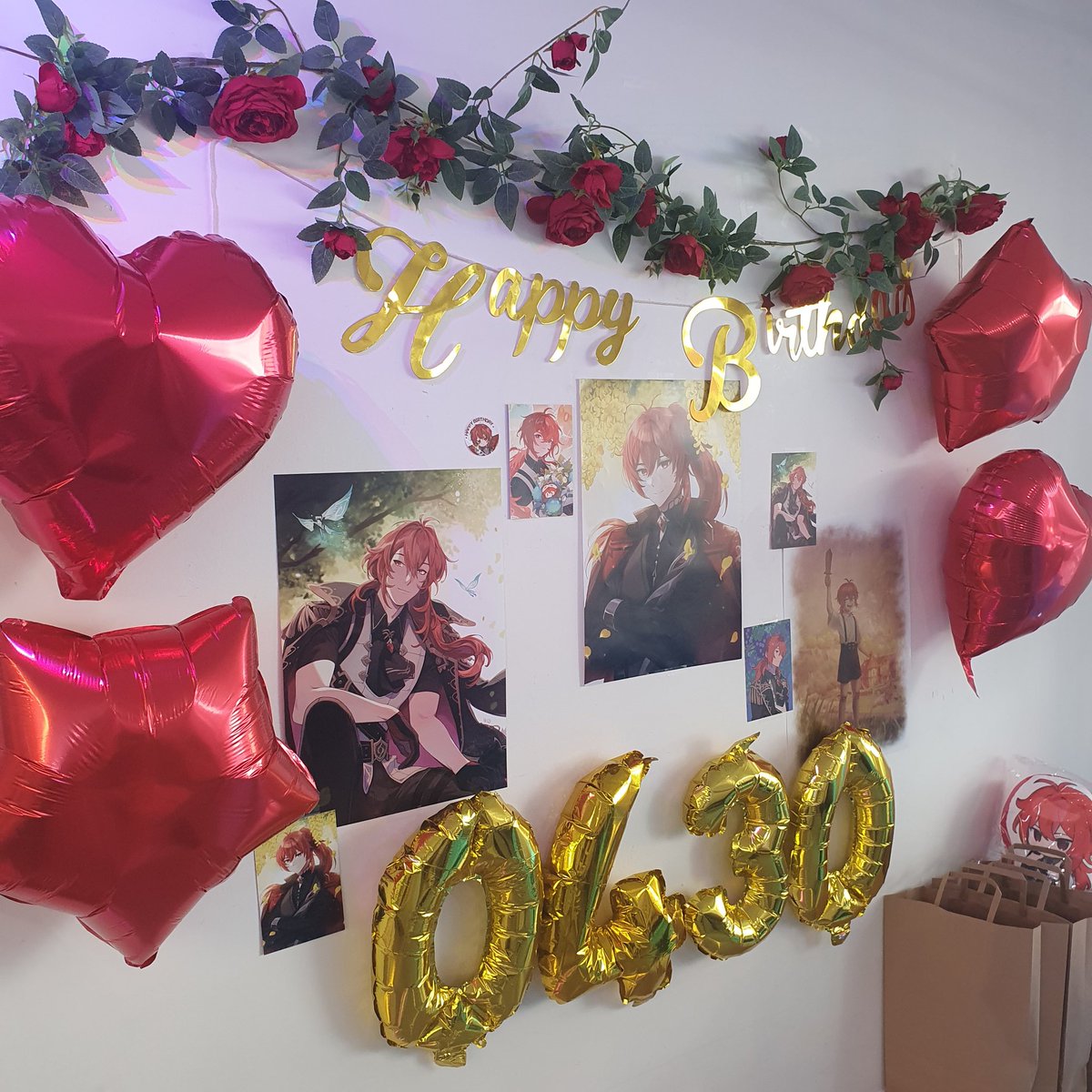 dks00n's tweet photo. 다이루크 생일카페에 다녀왔어요....
카페 내부와 이벤트구성, 전프레 디테일에서 정성과 애정이 느껴져서 짧은 시간 머물렀지만 너무너무 즐거웠네요.... (오프행사최고😭😭)
단나싸마 생일엔 좀 쉽시다 오타오메~~~🎂
#어르신_생일엔_외출금지입니다 https://t.co/xXJDjI0eSN