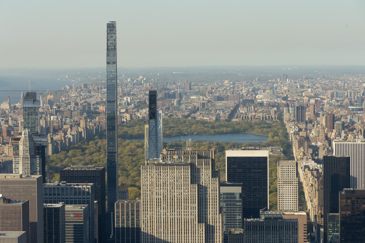 Taking in the majestic sight of Central Park from atop the Empire State Building! #NYC