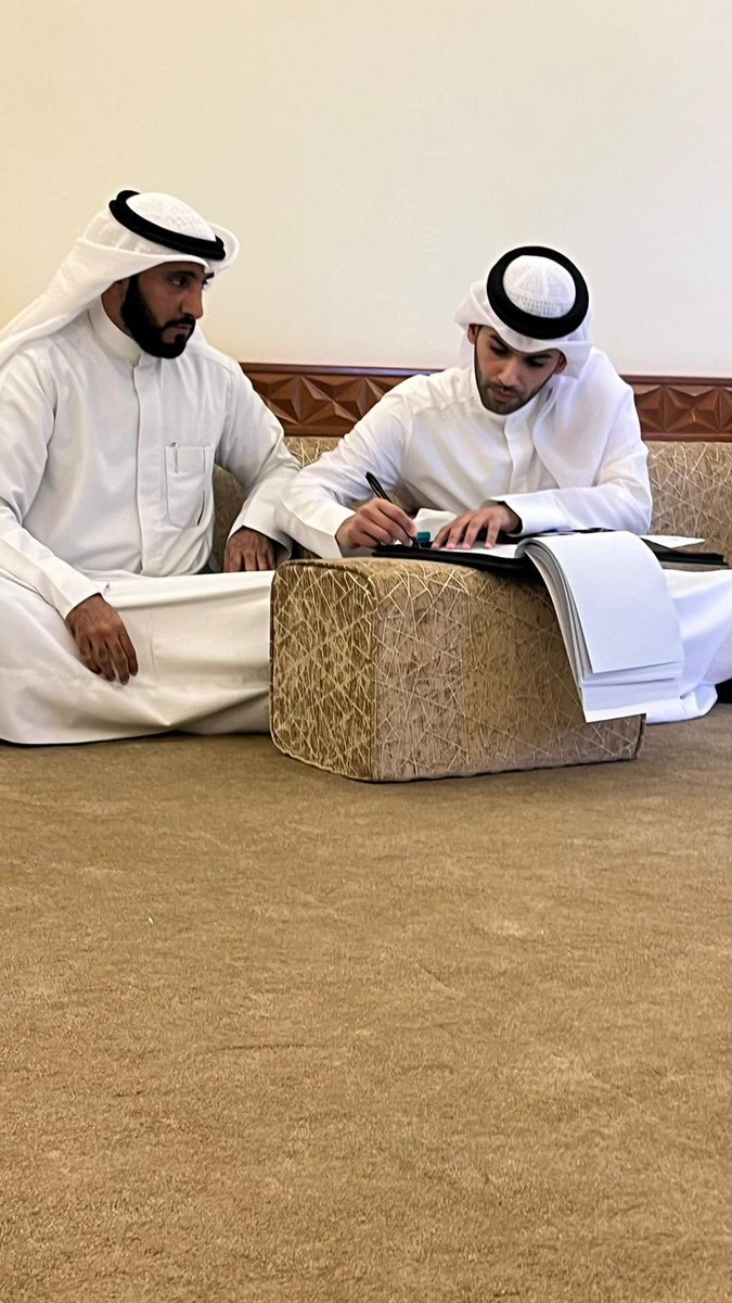 الحمدلله الذي بنعمته تتم الصالحات
تم عقد قرآني واسأل الله التوفيق لي ولكم