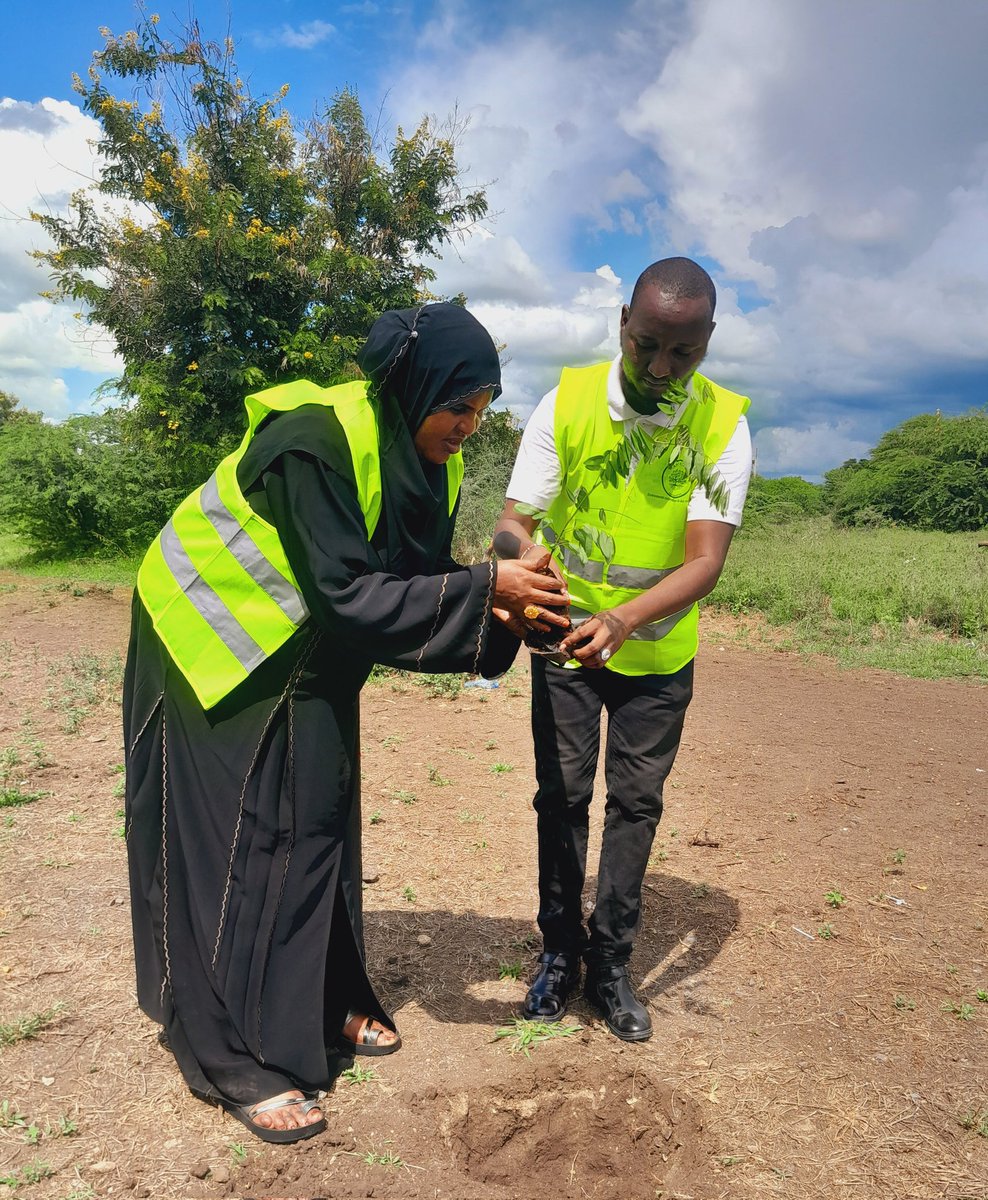 In line with our objective of environmental Conservation, today,  we planted trees at Wamy Children's Home  - Isiolo 
1/2

#SaveOurEarth
#EarthDay2024 
#ClimateAction