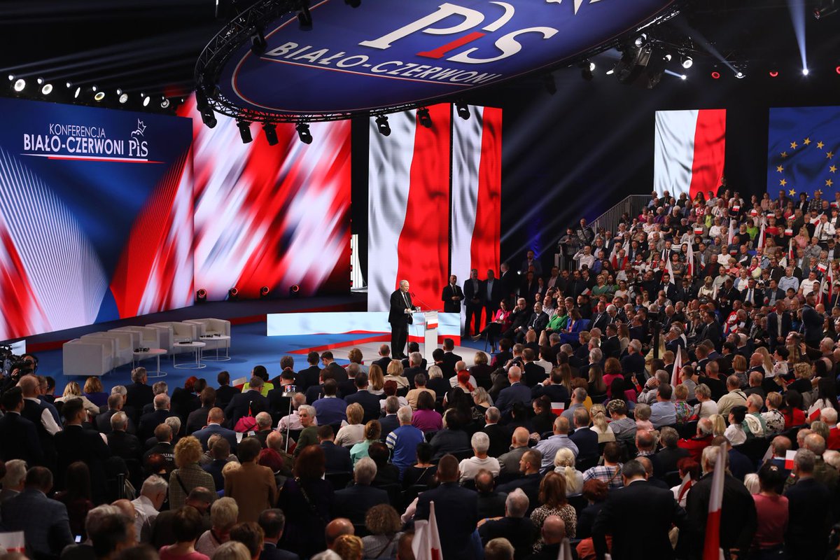 💬 Prezes PiS J. Kaczyński: My jesteśmy takim narodem, który chce mieć różne swobody, od tych politycznych, po te codzienne. Chcemy jeździć tym, na co nas stać i co nam się podoba. Chcemy podróżować po Europie również i tymi tanimi lotami. Chcemy krótko mówiąc żyć w zgodzie z tym