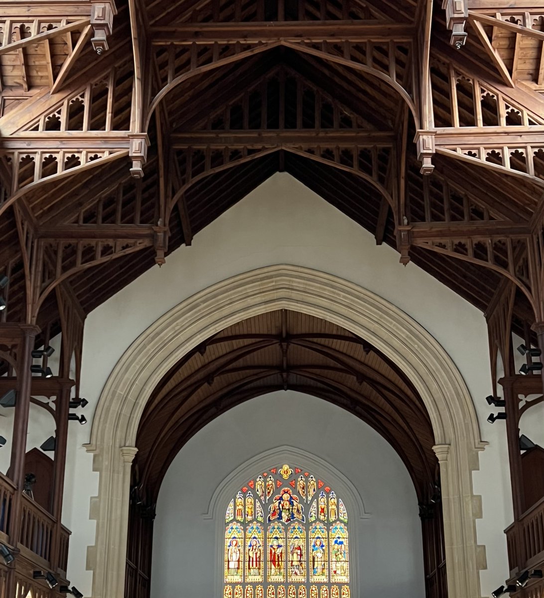 HistoryIslands's tweet photo. The beautiful ceiling of the Great Hall at @Highlands_JSY. Did you know the future #DoctorWho Tom Baker trained as a monk here, back in the days when it was a religious institution? He eventually quit and decided to become a Time Lord instead.
#JerseyCI #HighlandsJSY https://t.co/10pMGBUTla