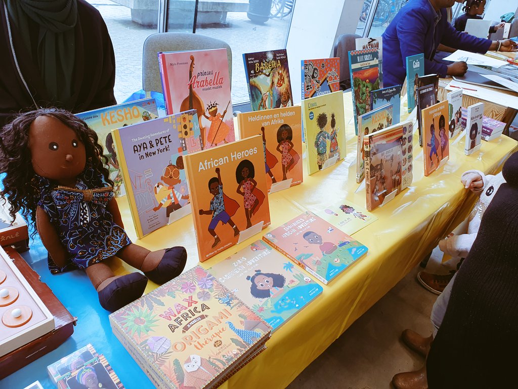 3ième Édition du #BrusselsBlackBookFair par #SommeOfUs au <a href="/Muntpunt/">Muntpunt</a> . Nous y sommes en compagnie de #PepiteBlues, <a href="/EditionsMabiki/">Éditions Mabiki</a> et @ayoeditions . #RepresentationMatters