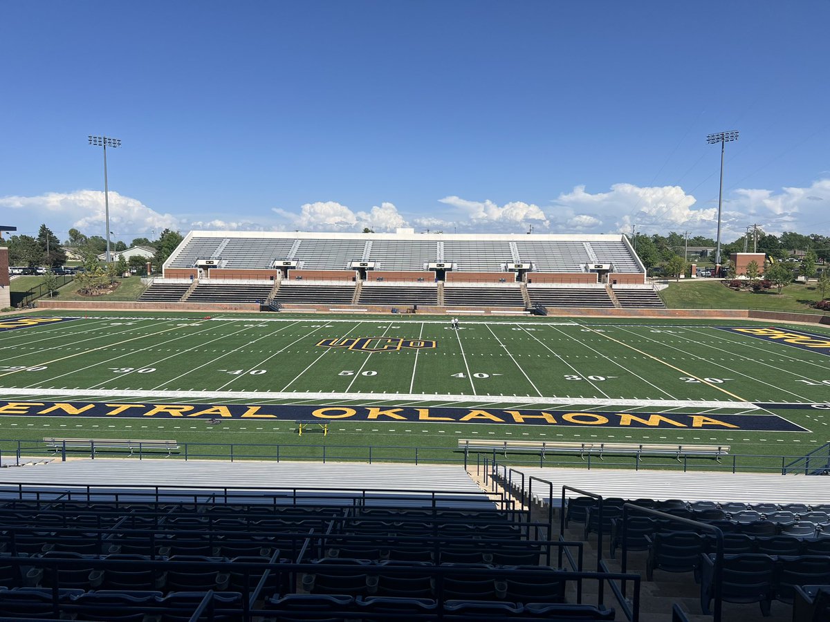 Had a good time <a href="/ucobronchofb/">UCO Football</a> yesterday.  Thank you <a href="/CoachDDudley/">Dallas Dudley</a> for inviting me out!